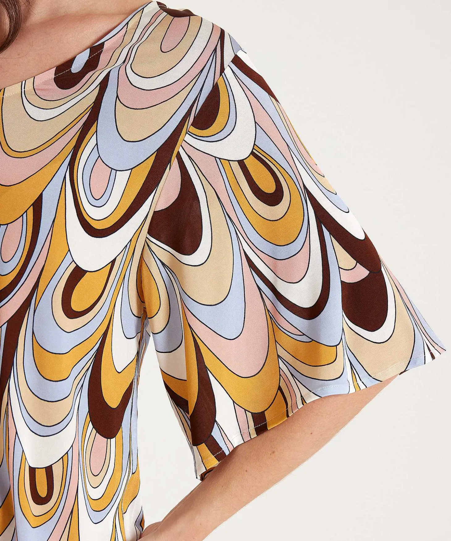 Ana Alcazar Slinky Top Retro Print