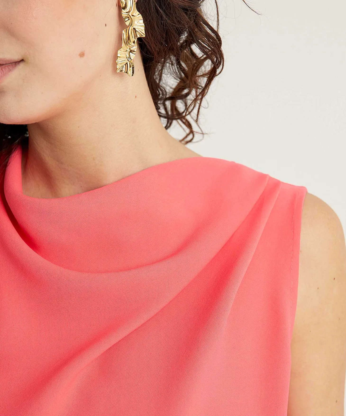 Caroline Biss Mouwloze Jurk Watervalhals