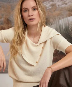 Caroline Biss Truitje Asymmetrische Kraag
