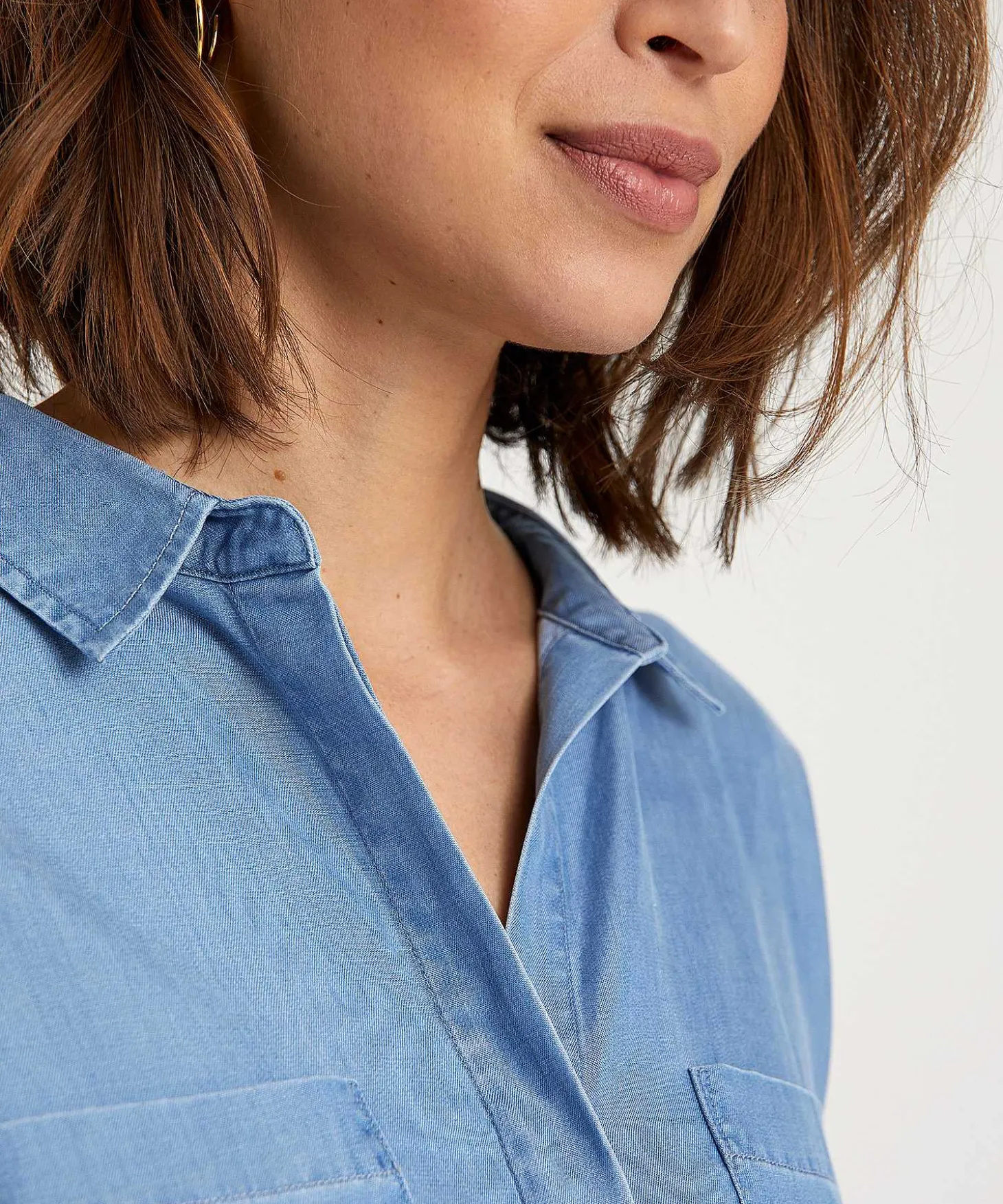 Emotions Soft Denim Blouse Met Knoop