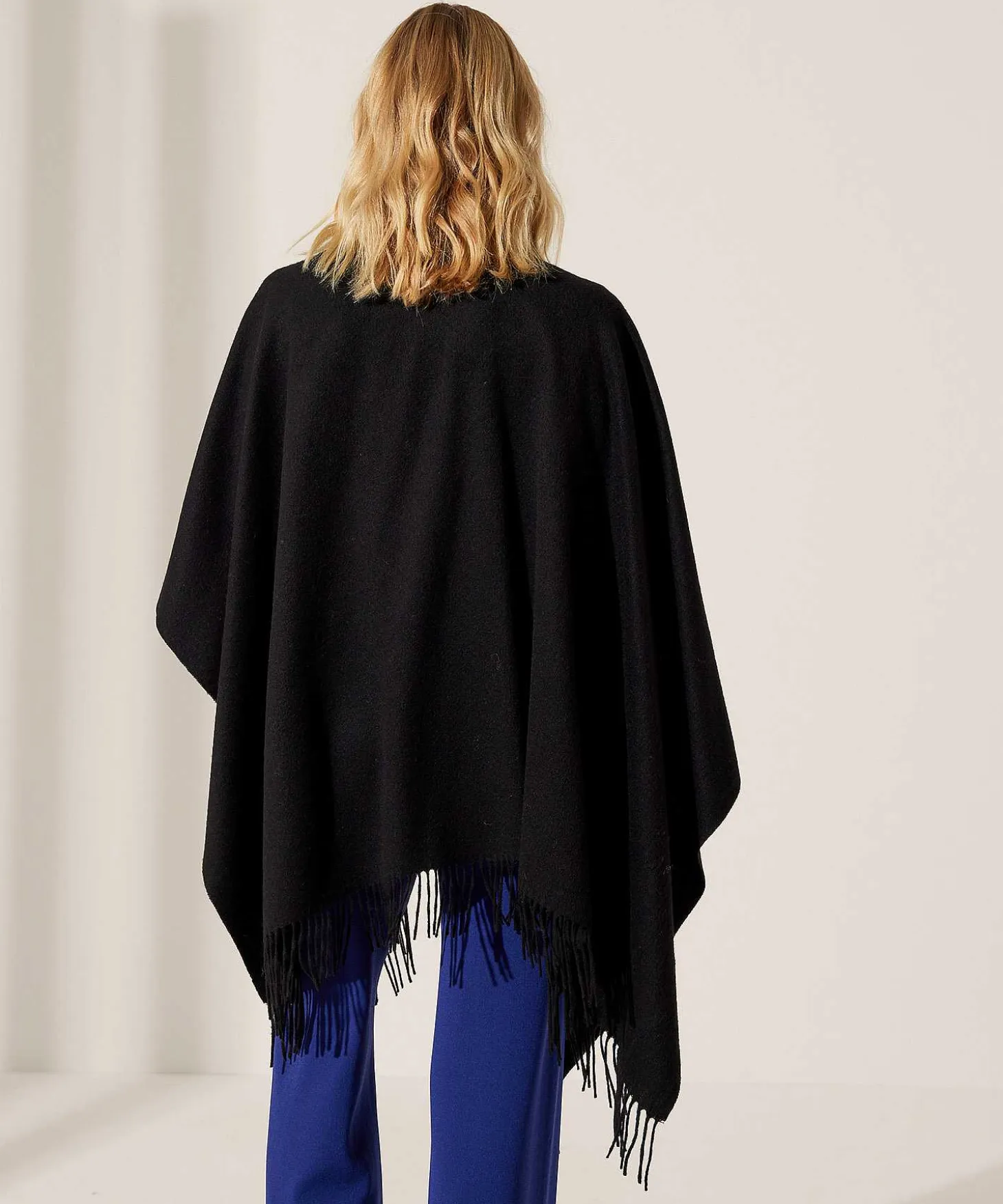 Fraas Wollen Cape Met Franjes
