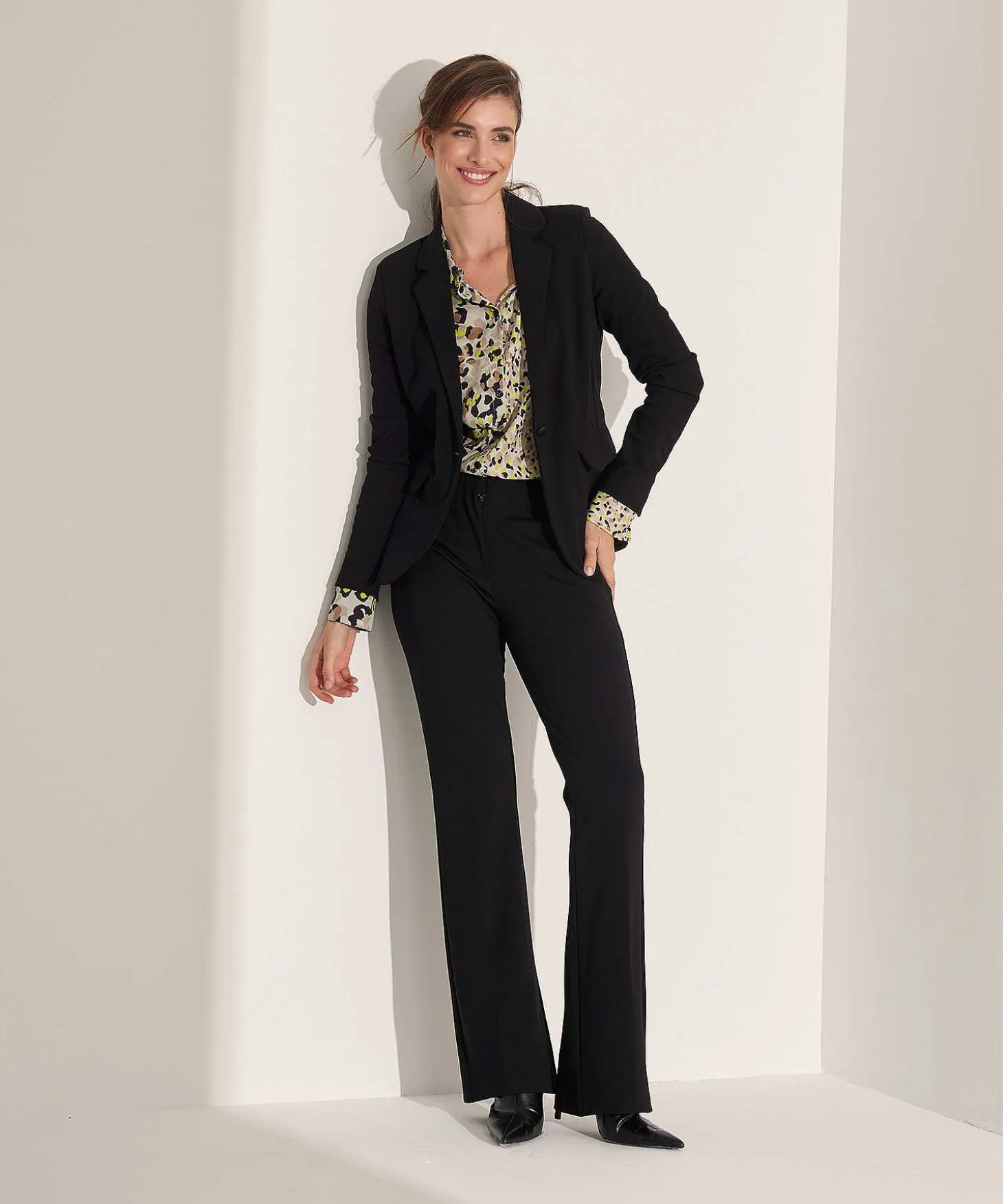 Kyra Blazer Char