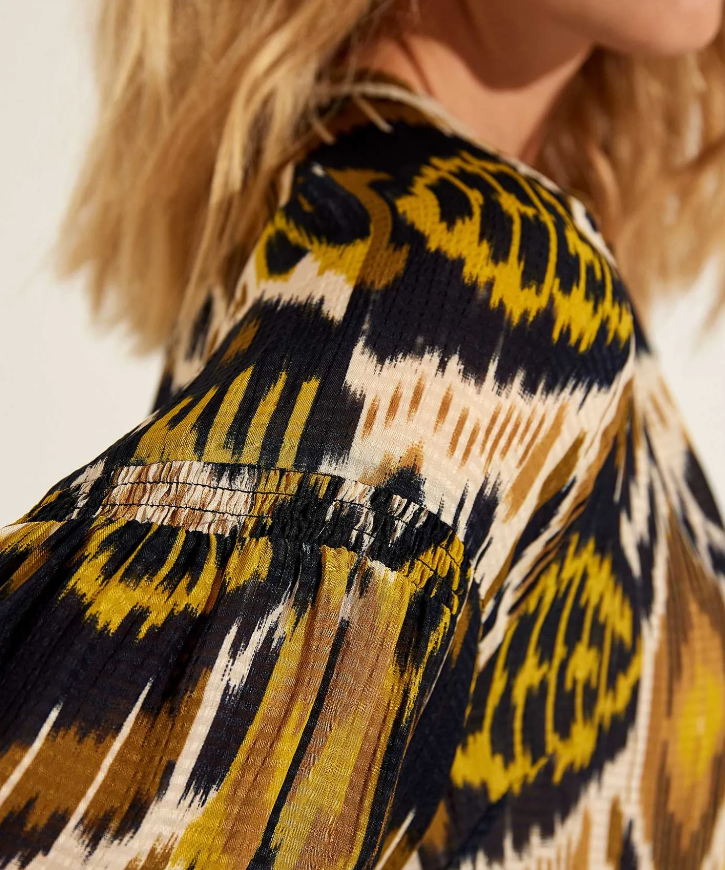 Kyra Blouse Ikatprint Vaiana