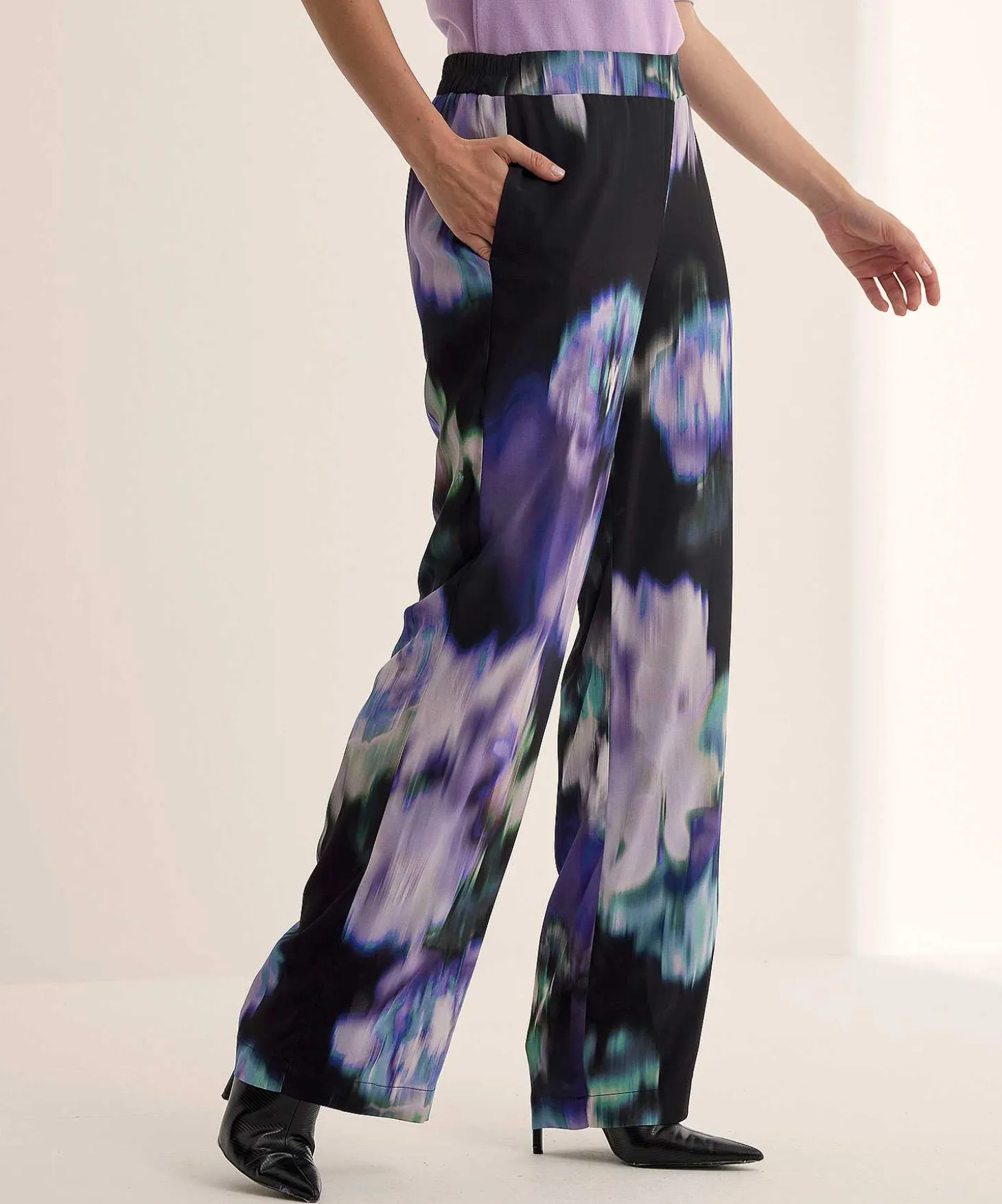 Kyra Broek Flower Arista