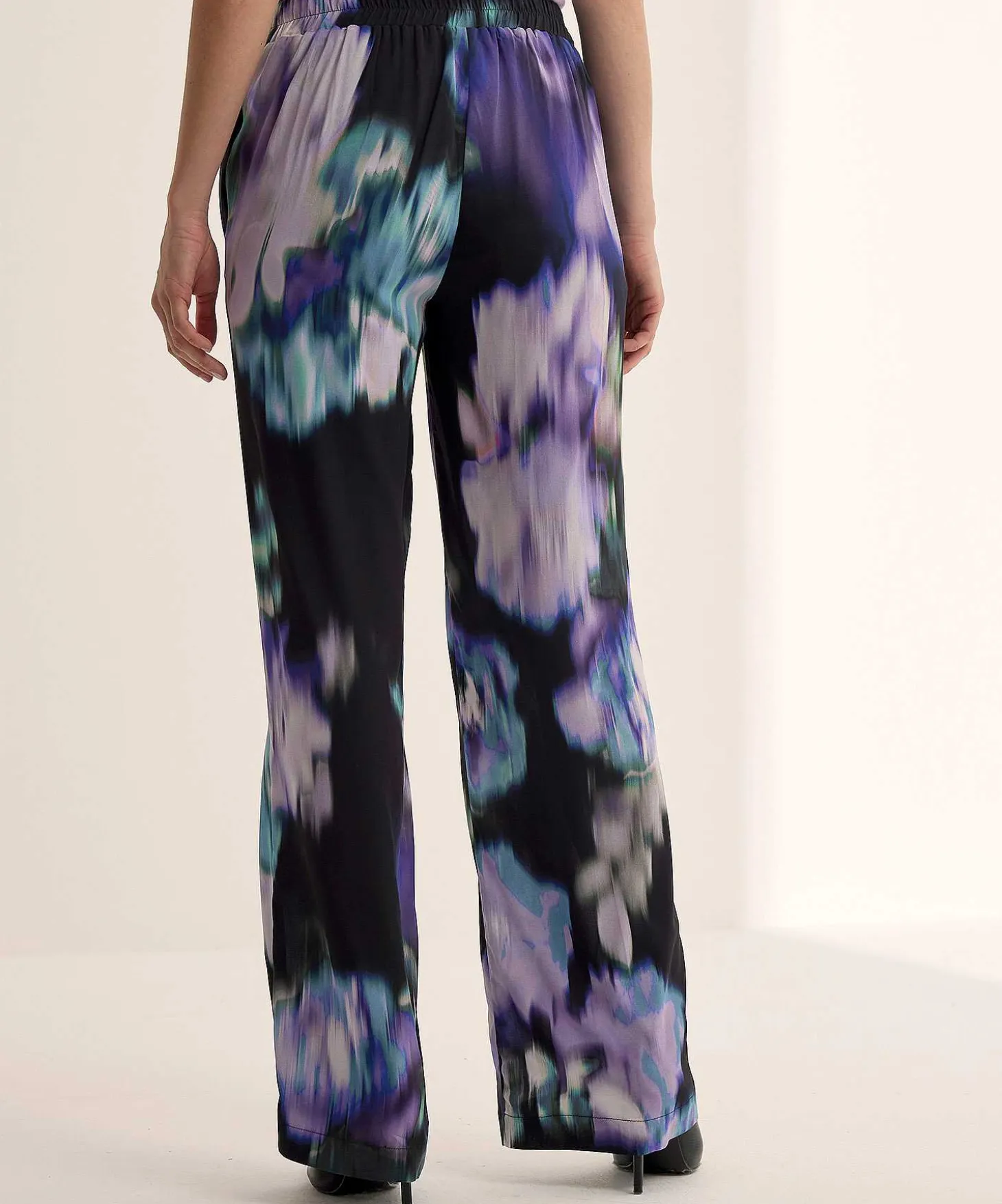 Kyra Broek Flower Arista