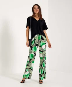 Kyra Broek Modern Flower Bibianna