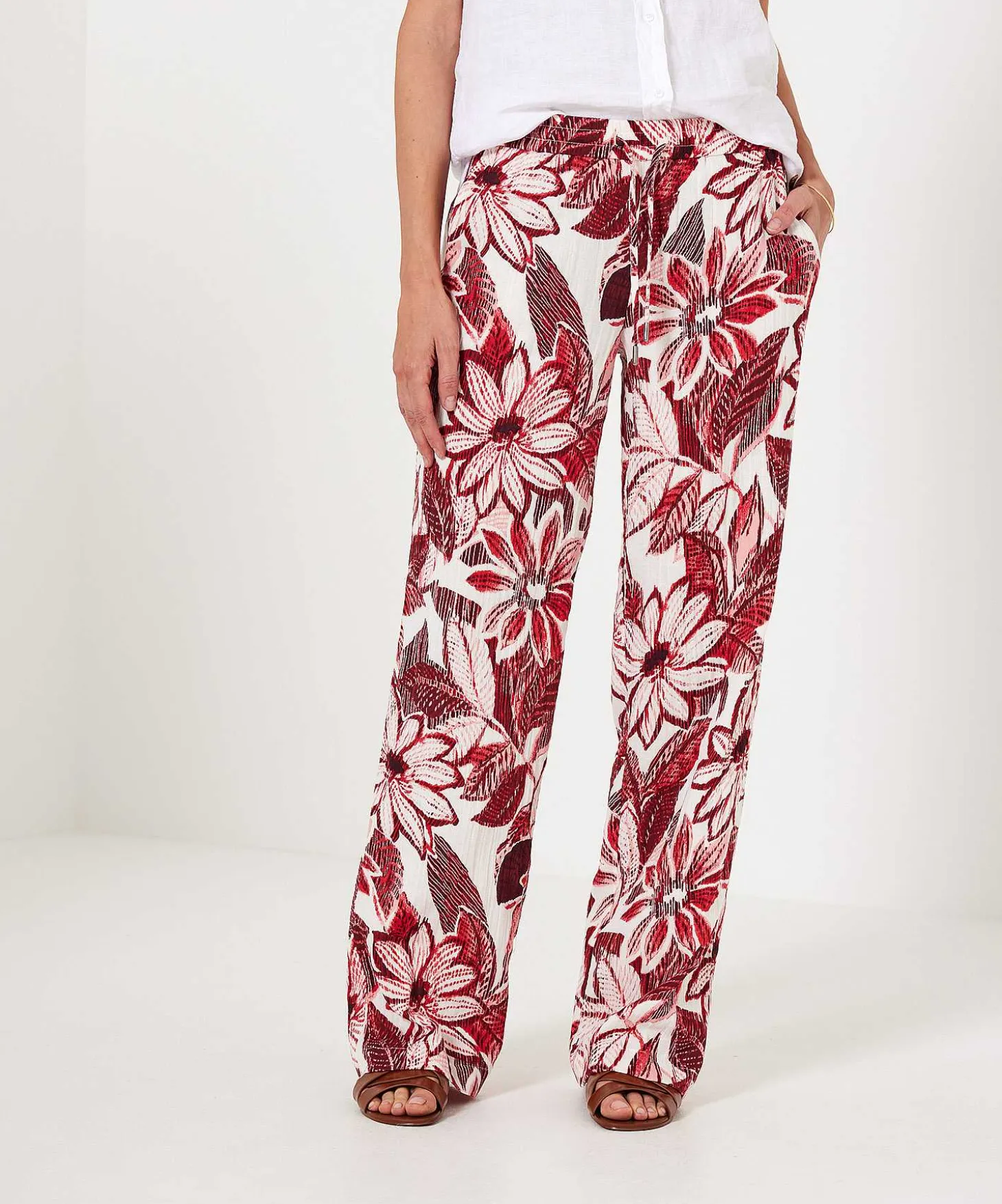 Kyra Broek Red Flower Linza