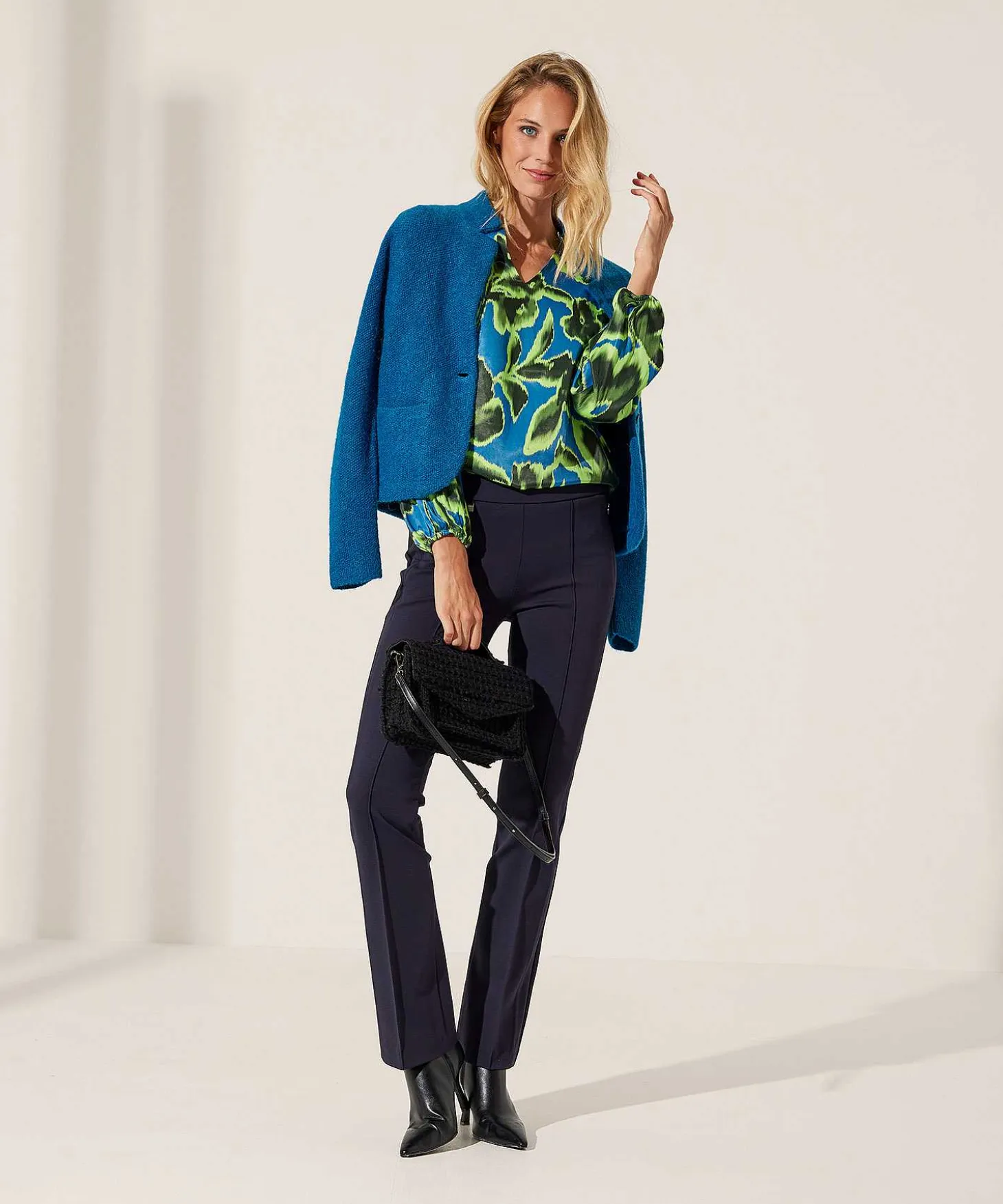 Kyra Silky Blouse Flower Attina