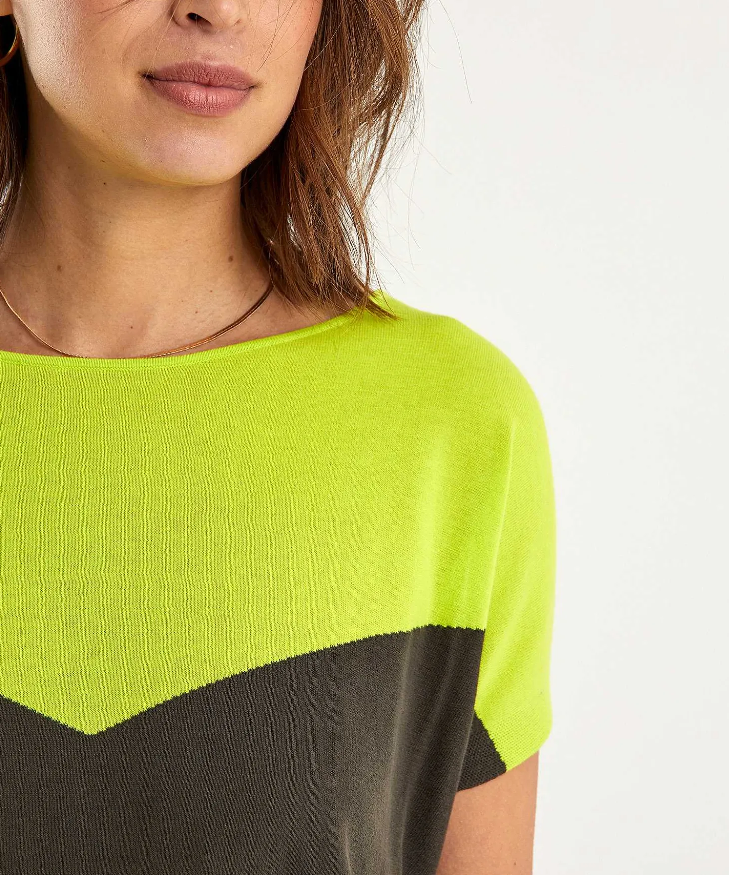 Kyra Truitje V-Vorm Colorblock Alika