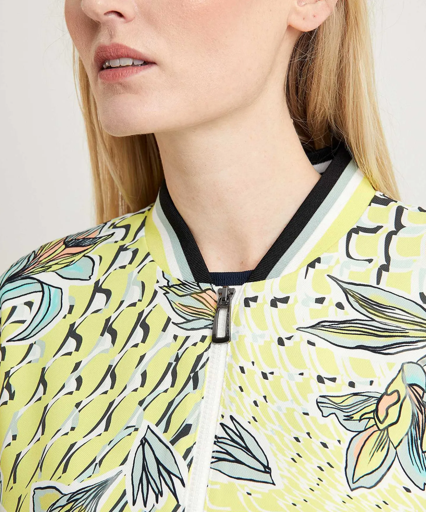Marc Cain Sports Bomberjasje Bloemenprint